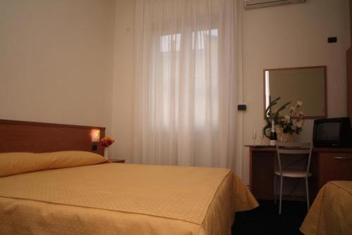 סן ג'יובאני ואלדרנו Hotel Masaccio חדר תמונה